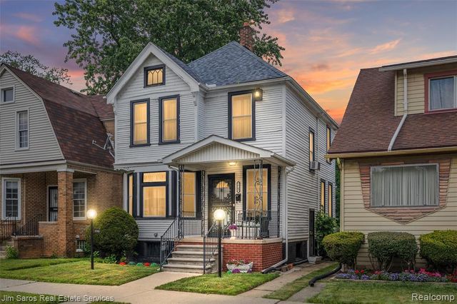 7743 E Canfield Street, Detroit, MI 48214