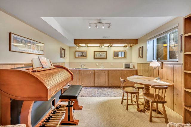 1498 E MOUNT MANOR CIR, Cottonwood Heights, UT 84121