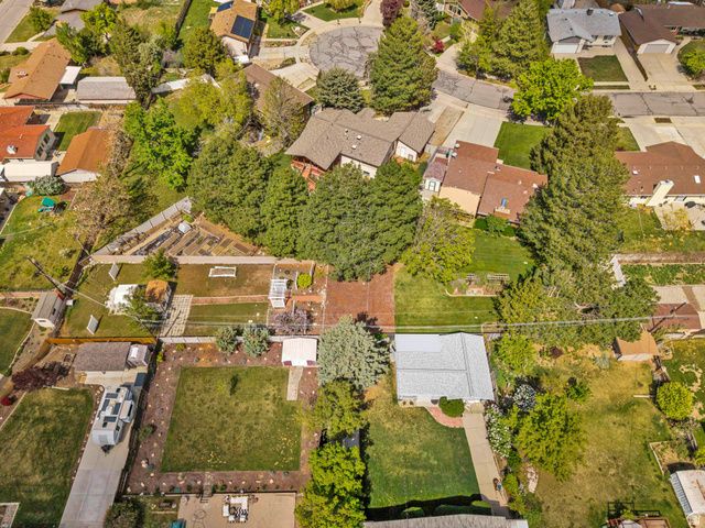 1498 E MOUNT MANOR CIR, Cottonwood Heights, UT 84121