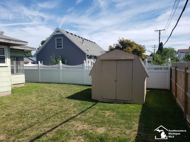 4385 Dixon Road, Newport, MI 48166