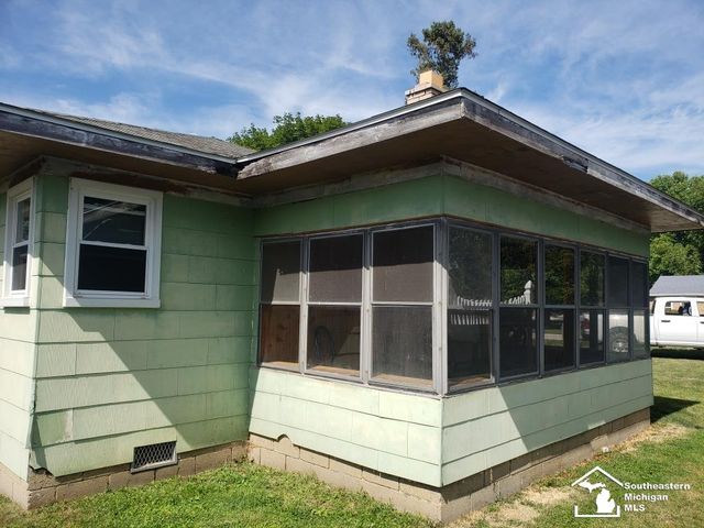 4385 Dixon Road, Newport, MI 48166