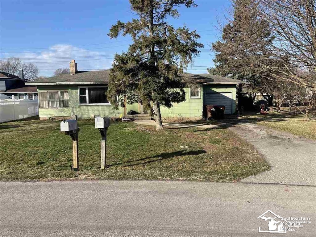 4385 Dixon Road, Newport, MI 48166