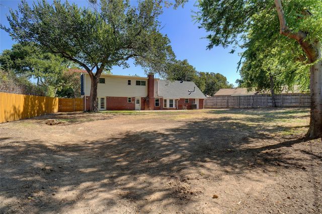 1104 Shady Pine Court, Bedford, TX 76021