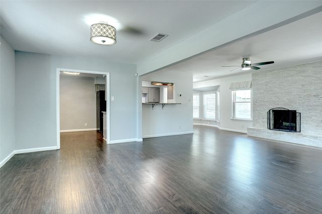 1104 Shady Pine Court, Bedford, TX 76021