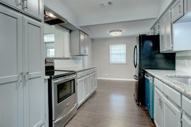 1104 Shady Pine Court, Bedford, TX 76021