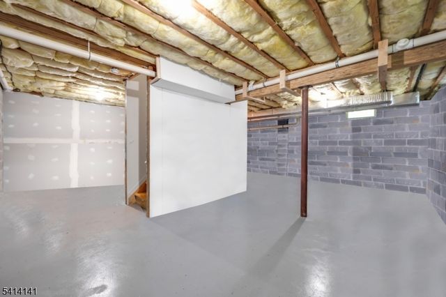 6 Jacob Way, Lopatcong Twp., NJ 08865