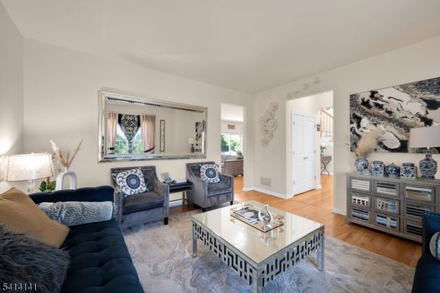 6 Jacob Way, Lopatcong Twp., NJ 08865