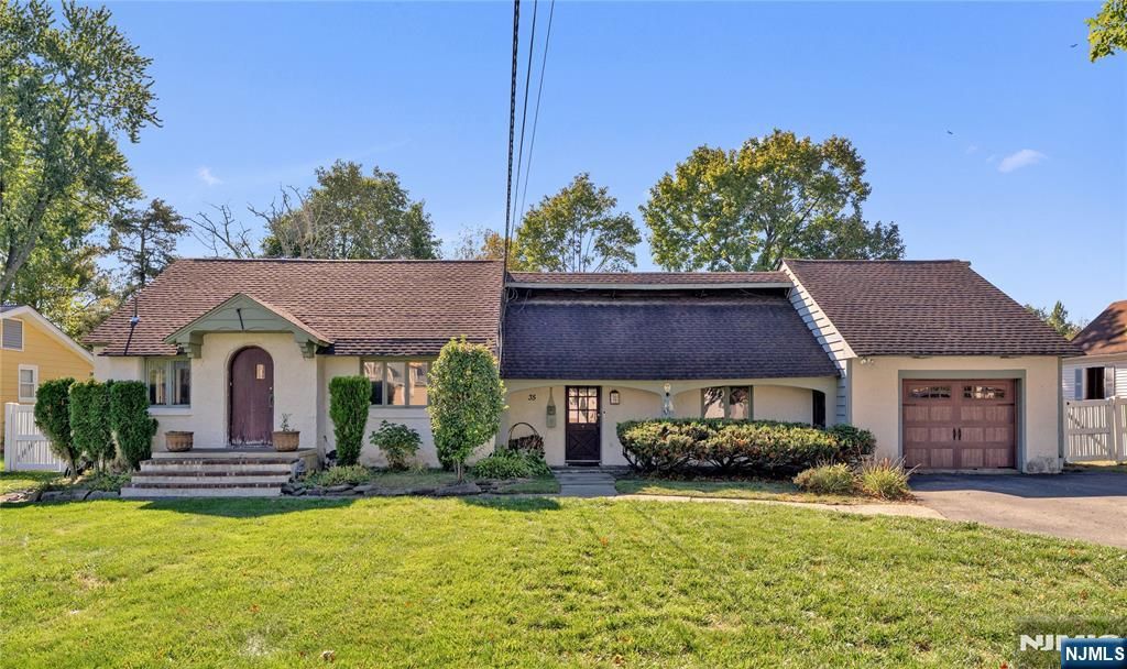 35 Mountain Avenue, Pequannock Township, NJ 07444