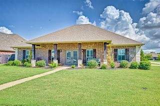 308 Rock Rose Lane, Lake Jackson, TX 77566