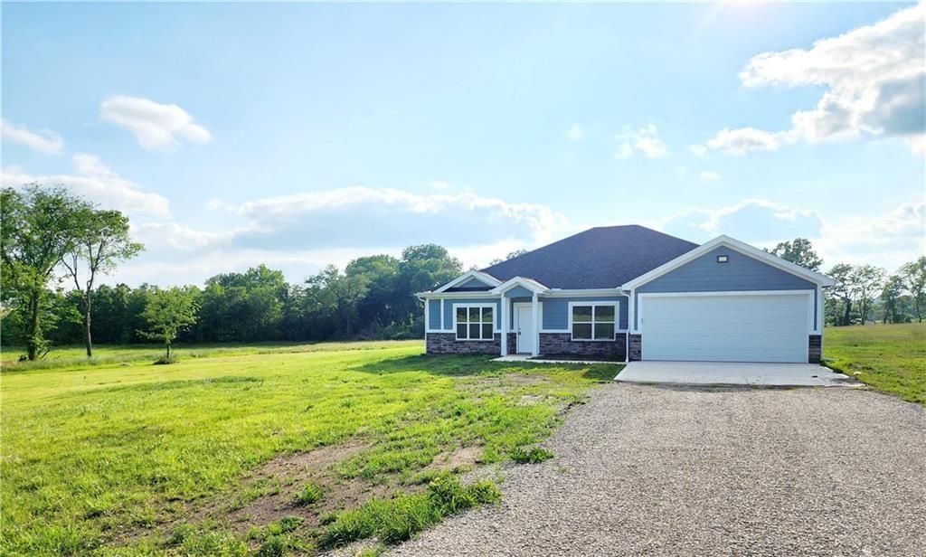 26 SW 491st Road, Centerview, MO 64019