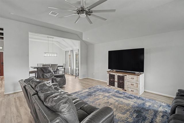 2507 Brooks River Lane, League City, TX 77573