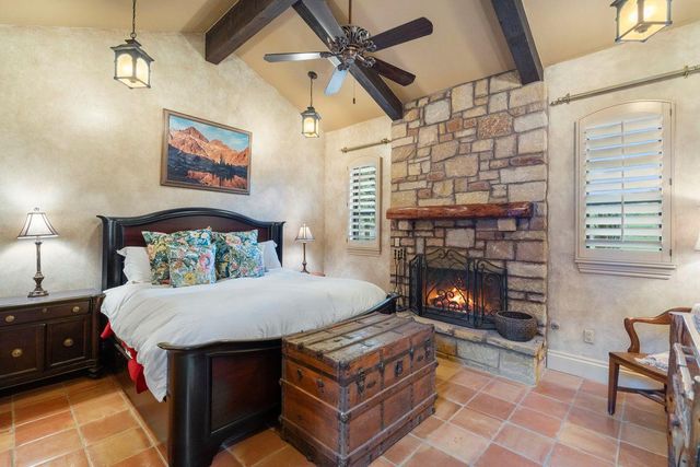 481 Chimney Cove DR, Marble Falls, TX 78654