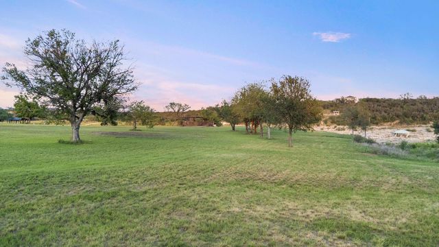 481 Chimney Cove DR, Marble Falls, TX 78654