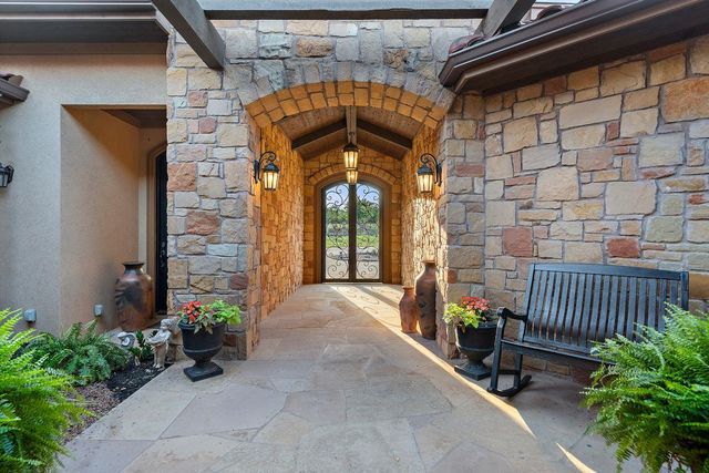 481 Chimney Cove DR, Marble Falls, TX 78654