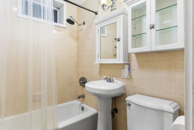 384 Riverway 4, Boston, MA 02115