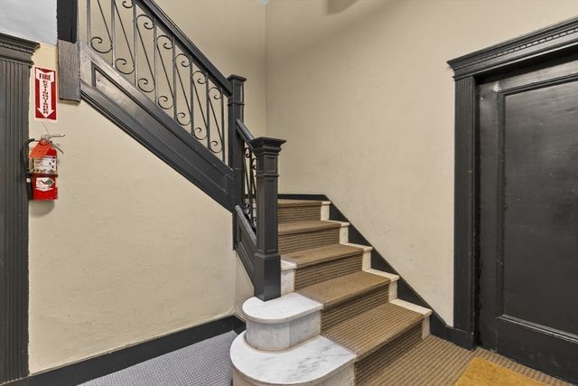 384 Riverway 4, Boston, MA 02115