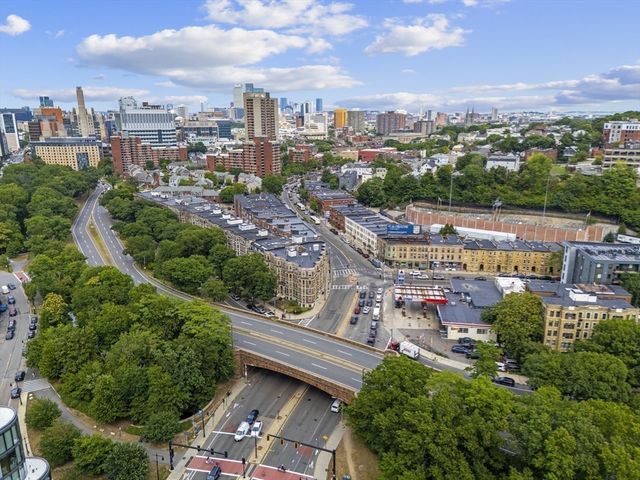 384 Riverway 4, Boston, MA 02115