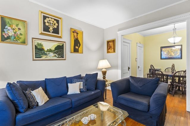 384 Riverway 4, Boston, MA 02115