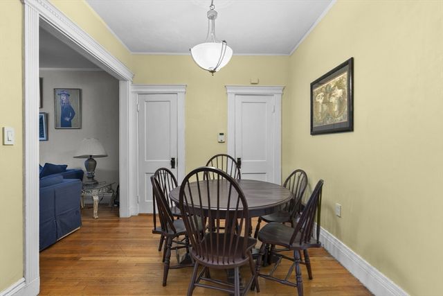 384 Riverway 4, Boston, MA 02115