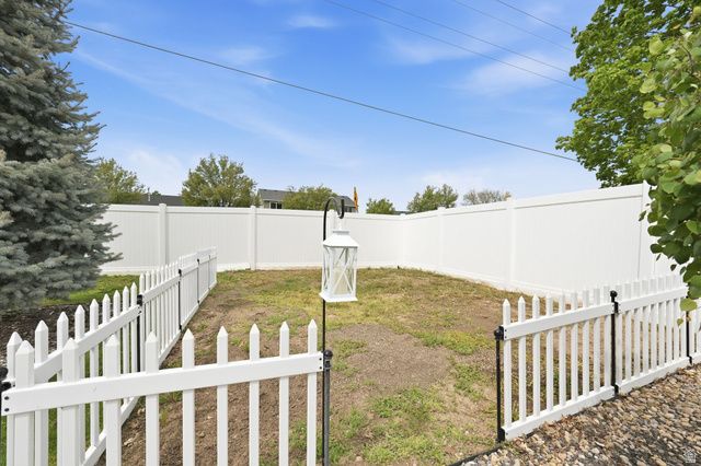 2190 W 1450 N, Layton, UT 84041