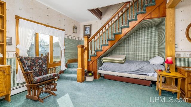 410 S 11th Street, Gladstone, MI 49837