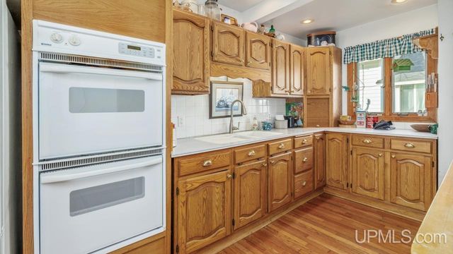 410 S 11th Street, Gladstone, MI 49837