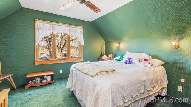 410 S 11th Street, Gladstone, MI 49837