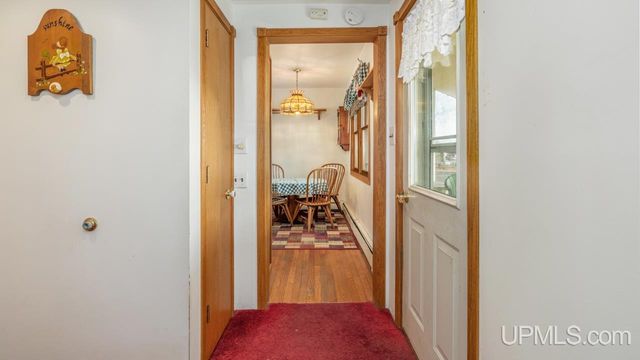 410 S 11th Street, Gladstone, MI 49837