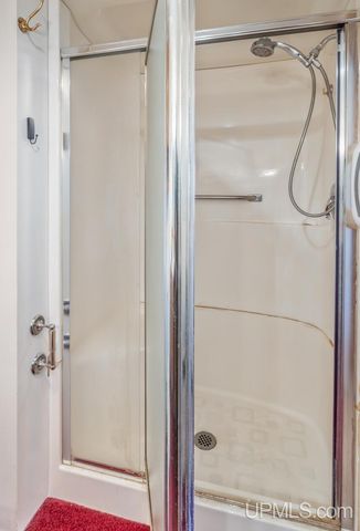 410 S 11th Street, Gladstone, MI 49837