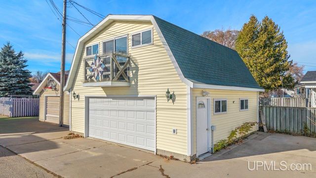 410 S 11th Street, Gladstone, MI 49837