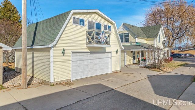 410 S 11th Street, Gladstone, MI 49837