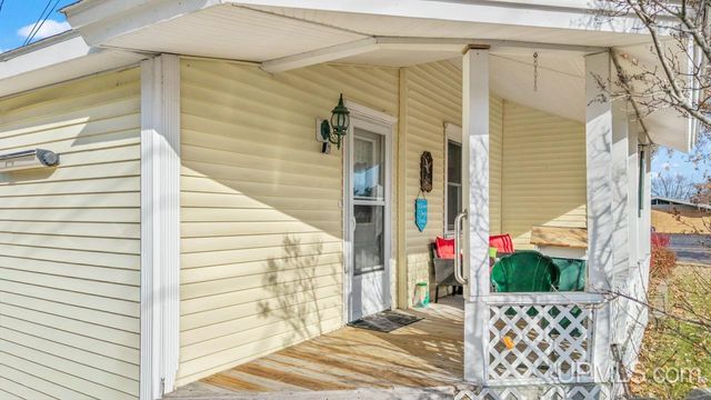 410 S 11th Street, Gladstone, MI 49837