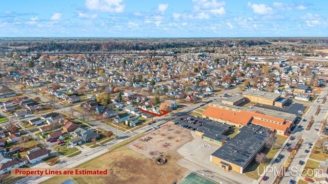 410 S 11th Street, Gladstone, MI 49837