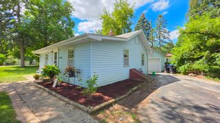 724 W Friendly Avenue, Mchenry, IL 60051