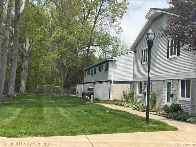 41292 N Woodbury Green Drive, Van Buren Charter Township, MI 48111