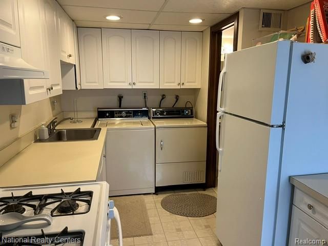 41292 N Woodbury Green Drive, Van Buren Charter Township, MI 48111