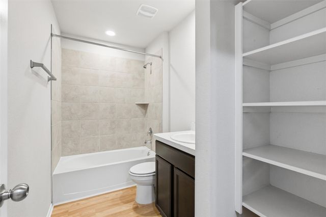 2450 Ormes Forest Lane, Spring, TX 77373