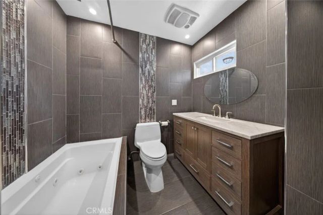 1339 N Columbus Avenue 102, Glendale, CA 91202