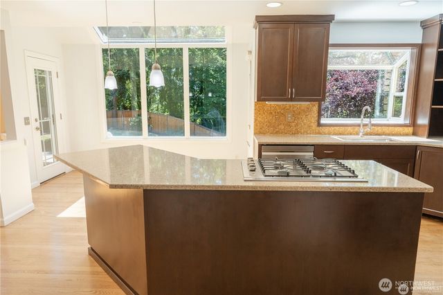 13810 SE 62nd Street, Bellevue, WA 98006