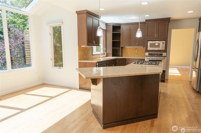13810 SE 62nd Street, Bellevue, WA 98006
