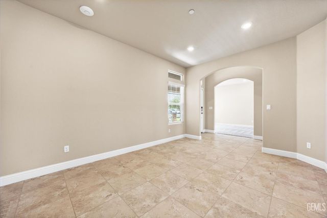 9524 Mountain Peak Lane, Shafter, CA 93263