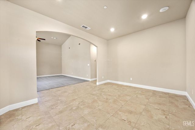 9524 Mountain Peak Lane, Shafter, CA 93263