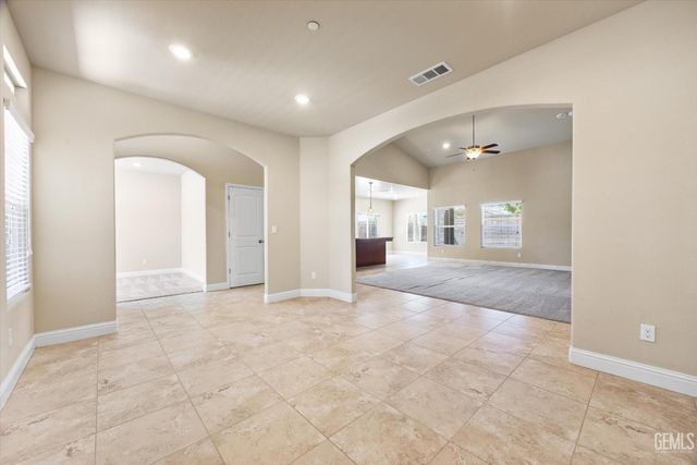 9524 Mountain Peak Lane, Shafter, CA 93263