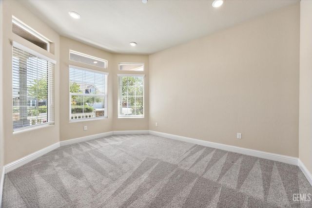 9524 Mountain Peak Lane, Shafter, CA 93263