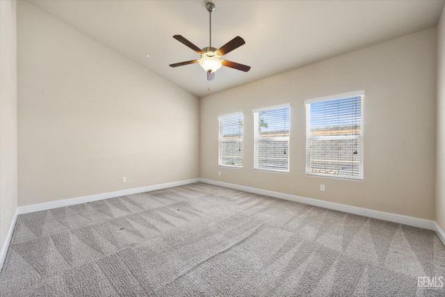 9524 Mountain Peak Lane, Shafter, CA 93263