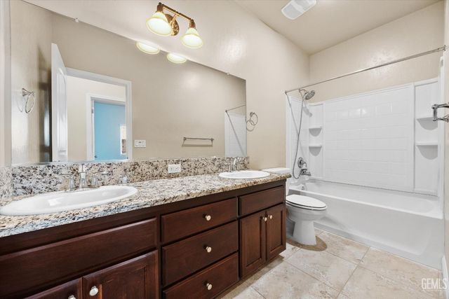 9524 Mountain Peak Lane, Shafter, CA 93263
