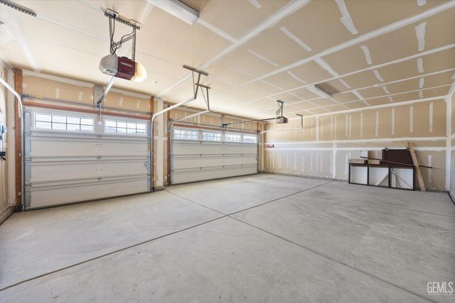 9524 Mountain Peak Lane, Shafter, CA 93263
