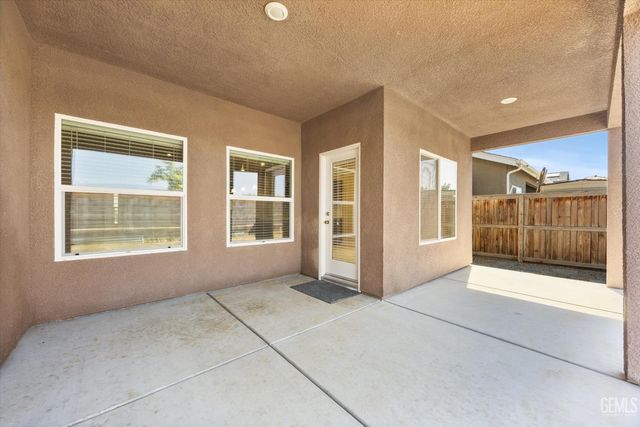 9524 Mountain Peak Lane, Shafter, CA 93263