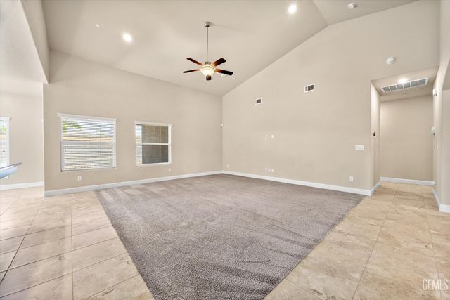 9524 Mountain Peak Lane, Shafter, CA 93263
