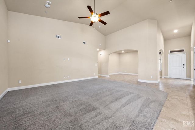 9524 Mountain Peak Lane, Shafter, CA 93263